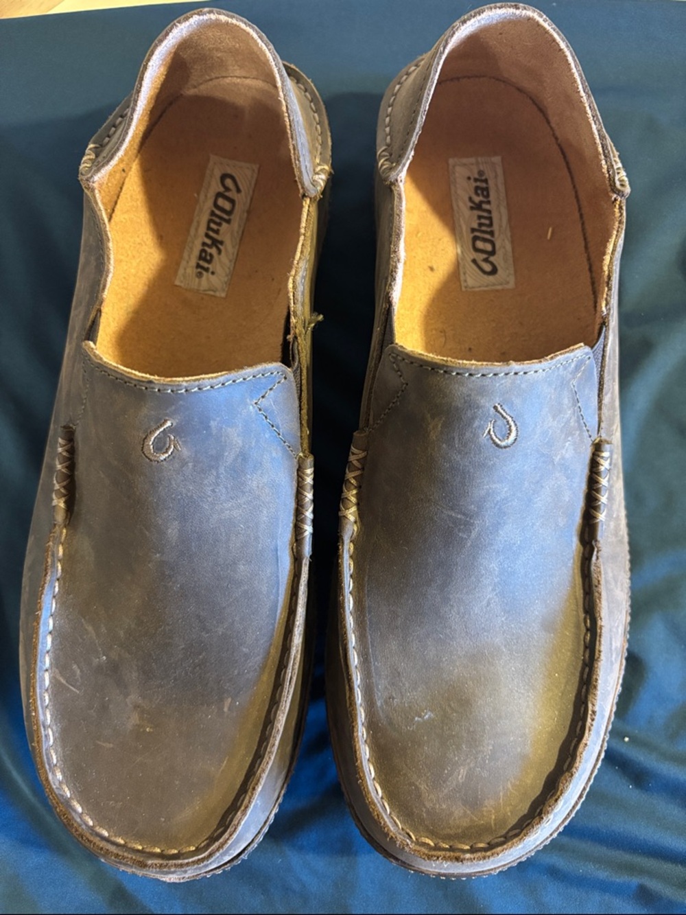 OluKai Moloa Men’s Premium Leather Slip-On Loafers